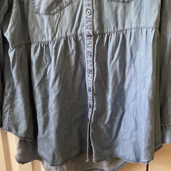 Torrid Plus Size Chambray Button Down Top - Picture 2 of 8